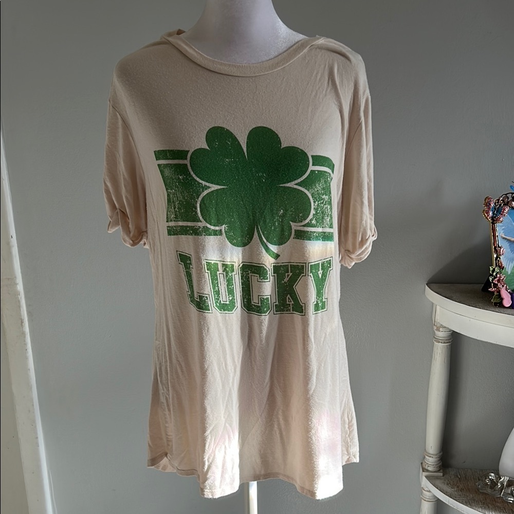 [NOUVIDA] Cream T-Shirt with Green Clover - Size Large